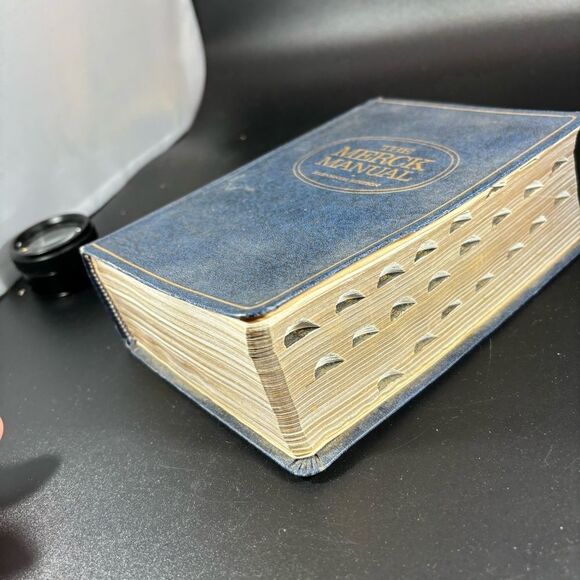 The Merck Manual 11th Edition Hardcover Book 1966 Vintage - Picture 3 of 8